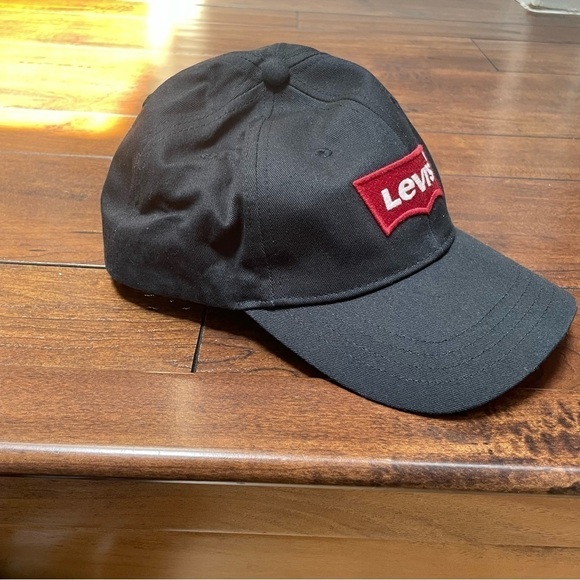 2/$30 Levi's Men's Large Batwing Baseball Adjustable Strap Hat - Picture 4 of 6
